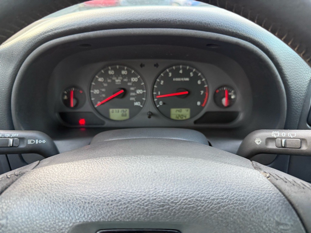2004 Volvo V40 Image 33