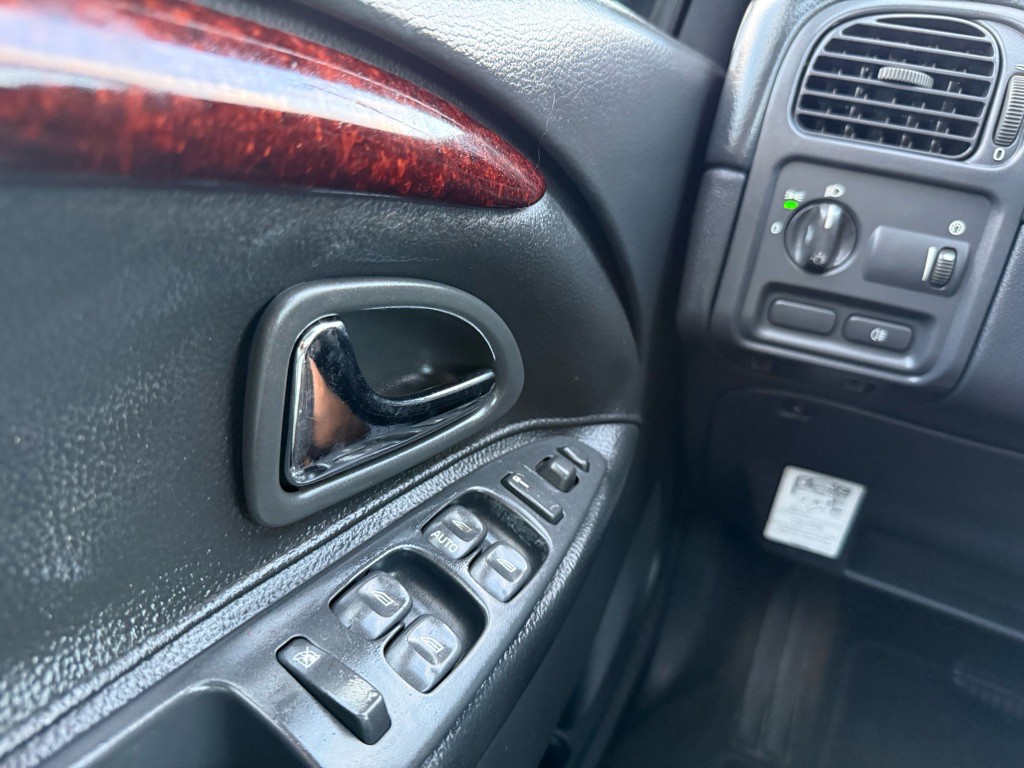 2004 Volvo V40 Image 36