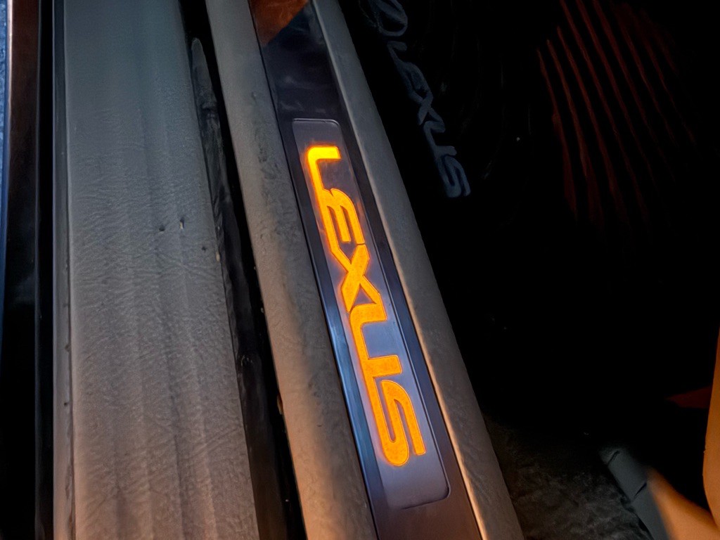 2006 Lexus RX Image 8