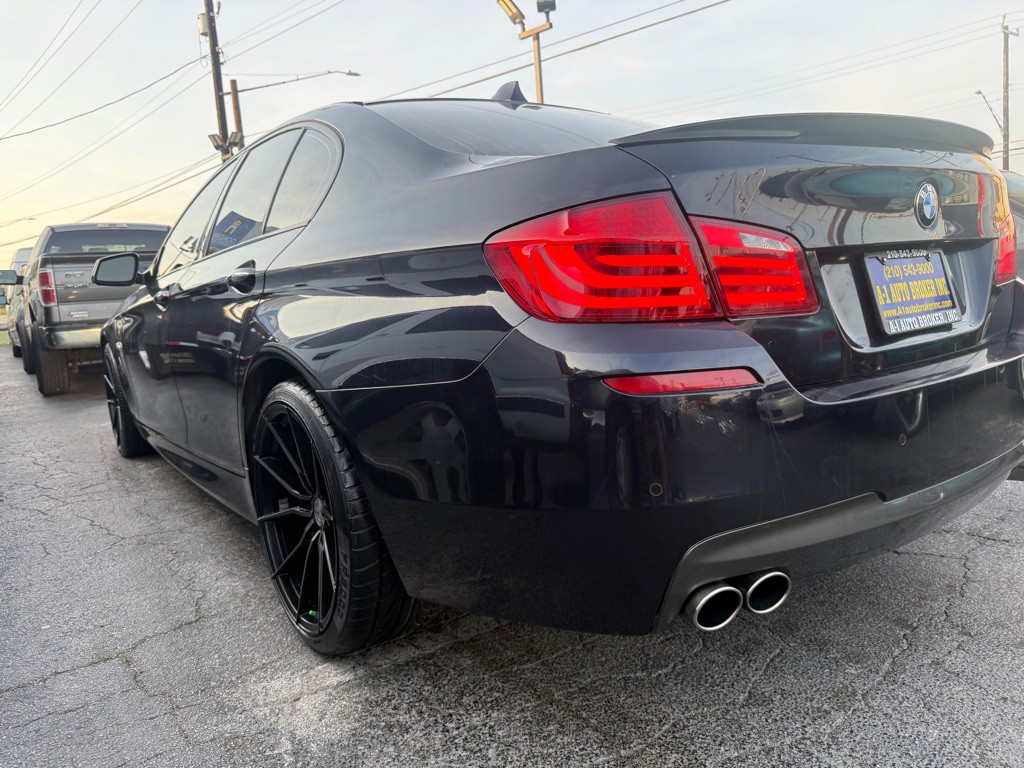 2011 BMW 5 Series Image 2