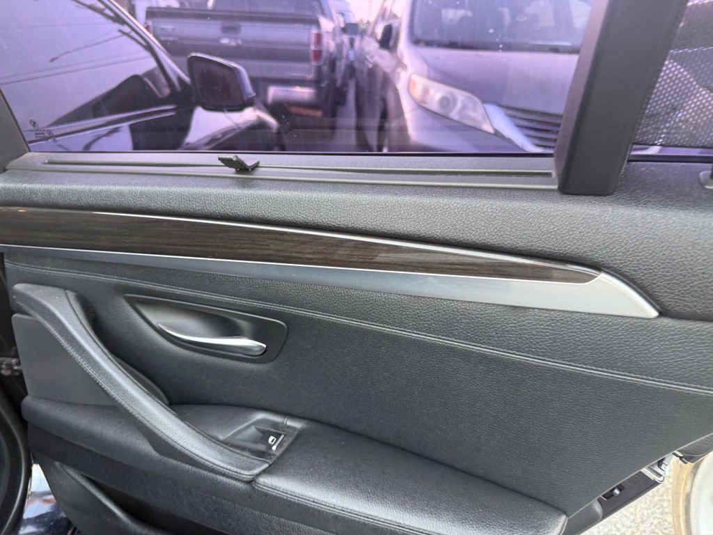 2011 BMW 5 Series Image 15