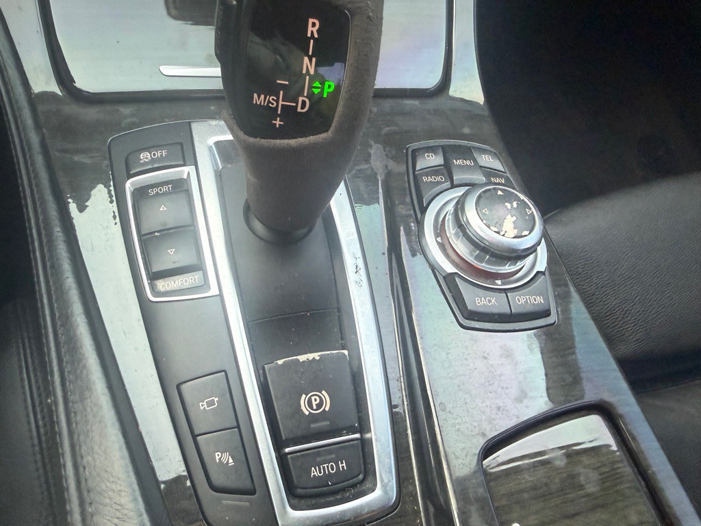 2011 BMW 5 Series Image 32