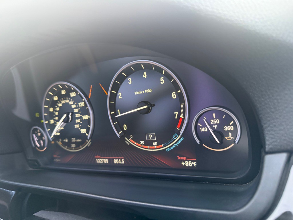 2011 BMW 5 Series Image 35