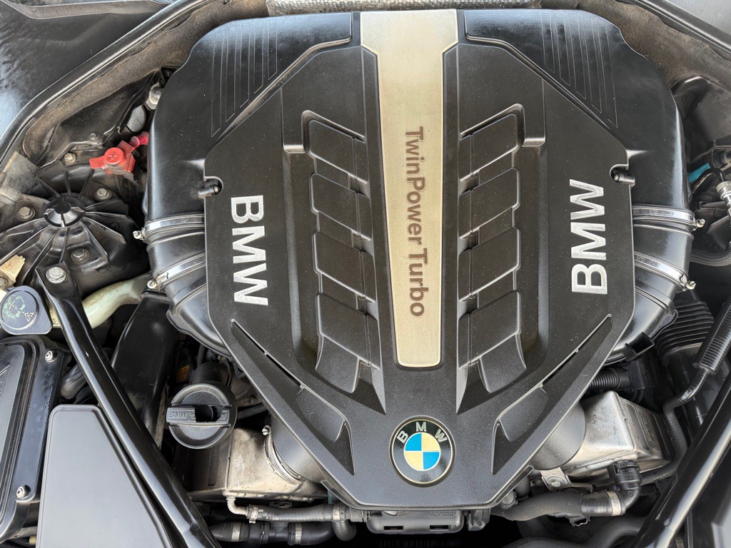 2011 BMW 5 Series Image 63