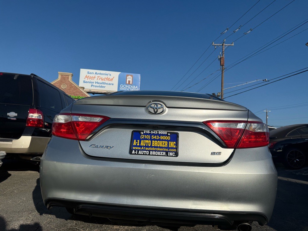 2016 Toyota Camry Image 3