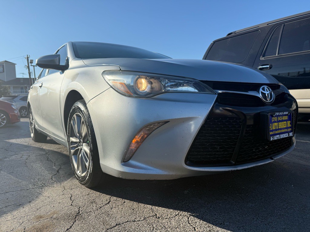 2016 Toyota Camry Image 5