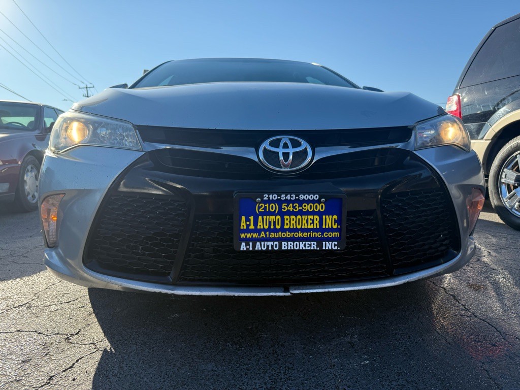 2016 Toyota Camry Image 6