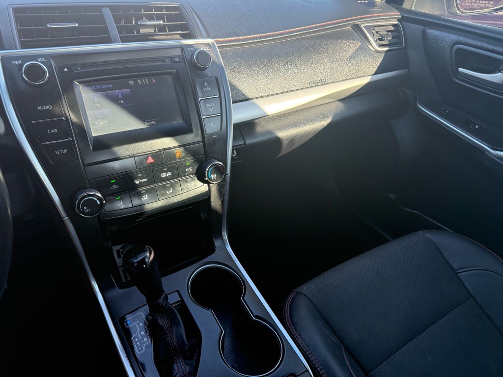 2016 Toyota Camry Image 23