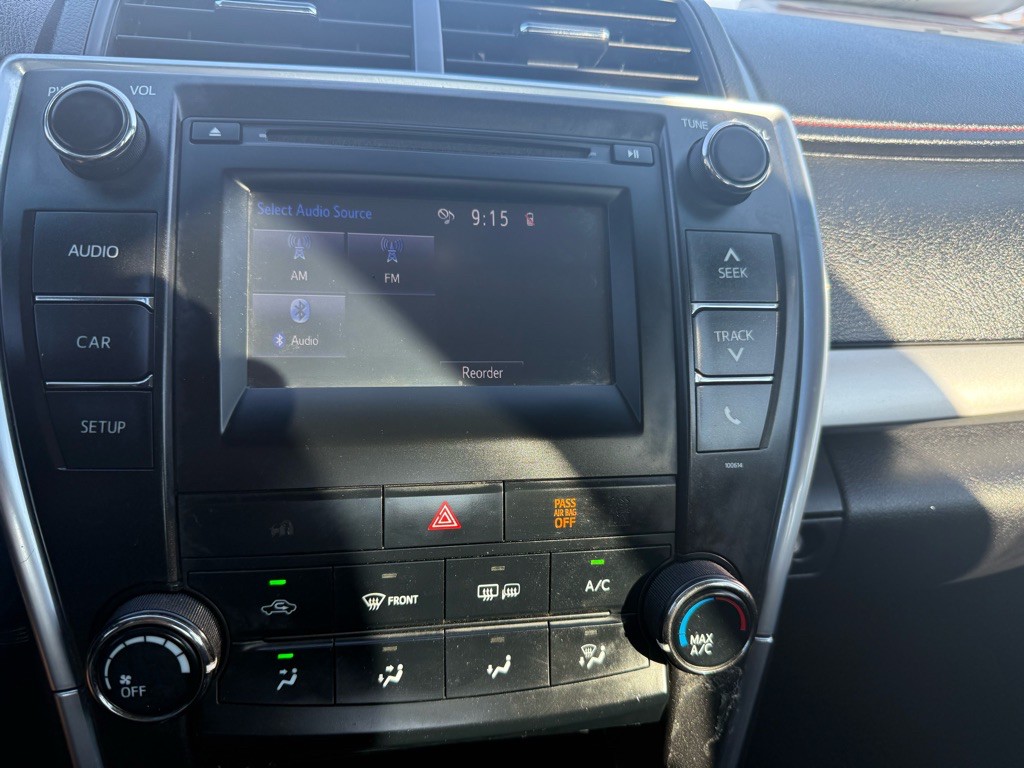 2016 Toyota Camry Image 26