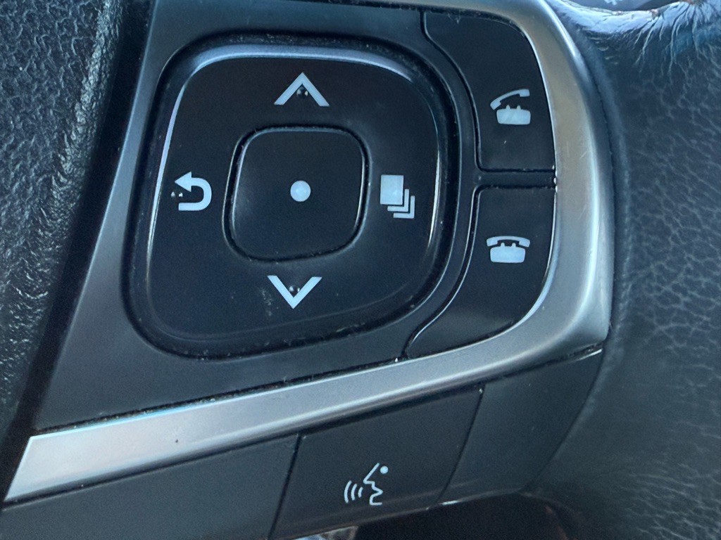 2016 Toyota Camry Image 28
