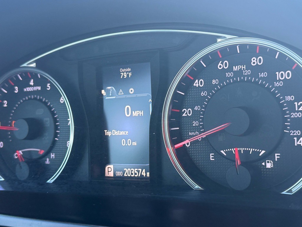 2016 Toyota Camry Image 31