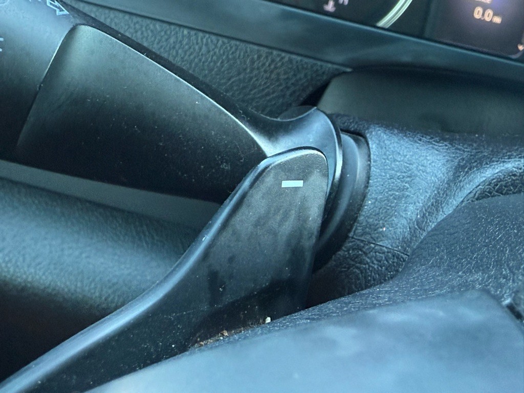 2016 Toyota Camry Image 35