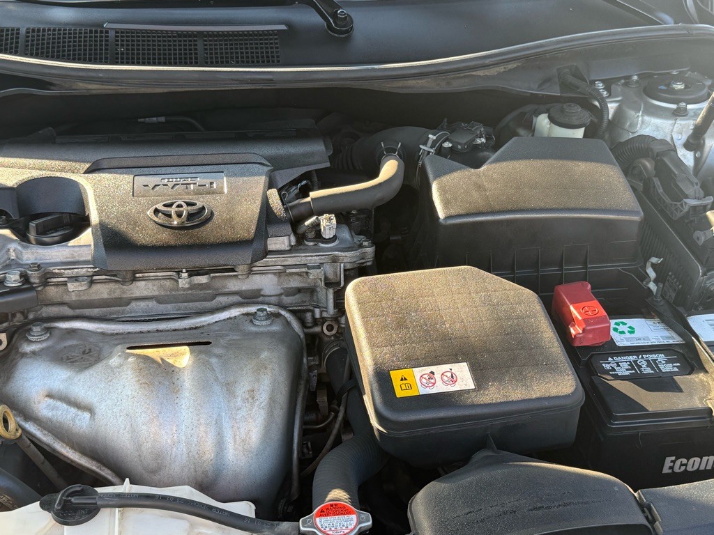 2016 Toyota Camry Image 37