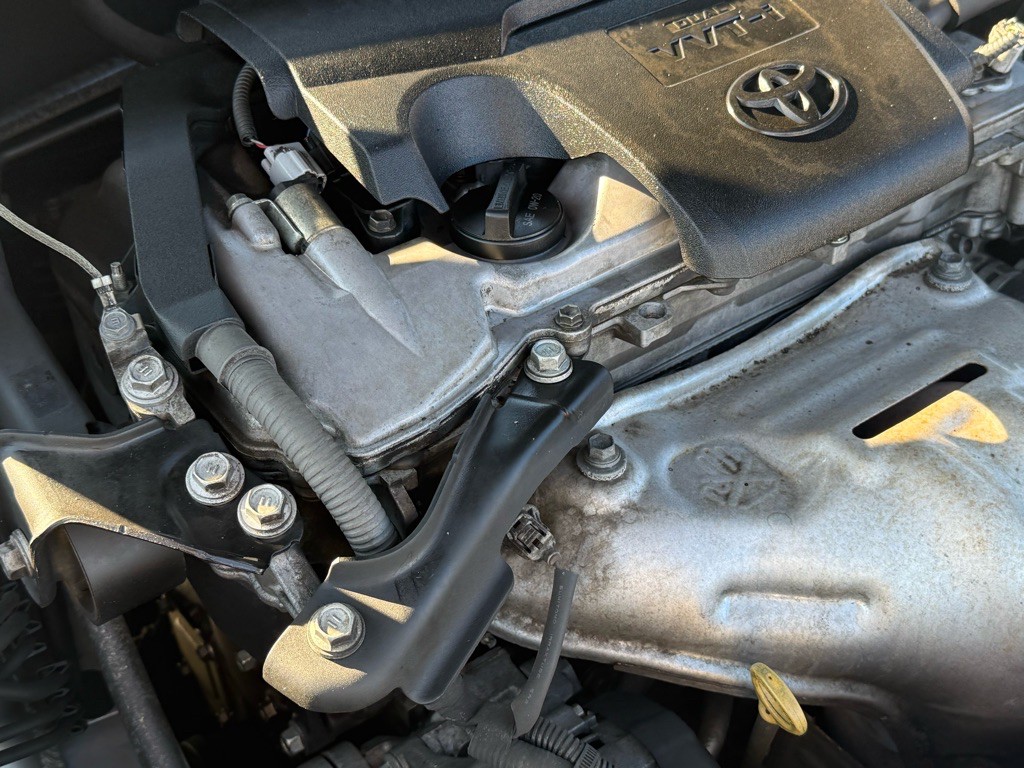 2016 Toyota Camry Image 38