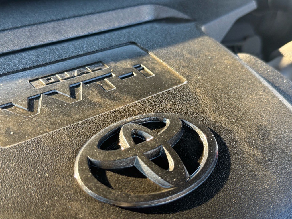 2016 Toyota Camry Image 39