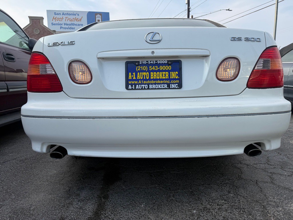 1999 Lexus GS Image 3