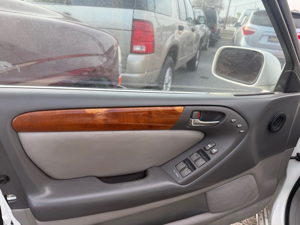 1999 Lexus GS Image 8