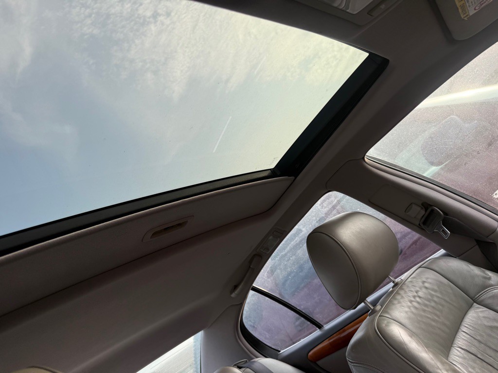 1999 Lexus GS Image 14