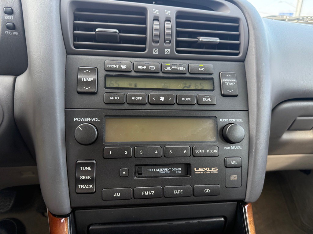 1999 Lexus GS Image 23