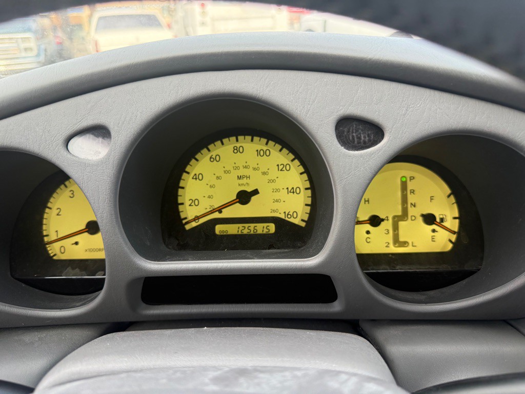 1999 Lexus GS Image 30