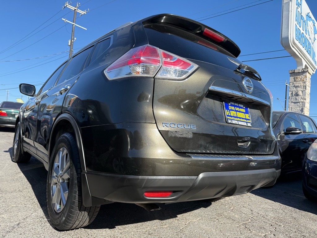 2015 Nissan Rogue Image 2