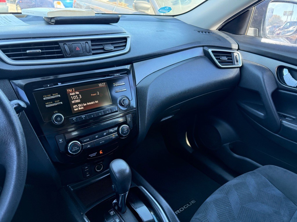2015 Nissan Rogue Image 35