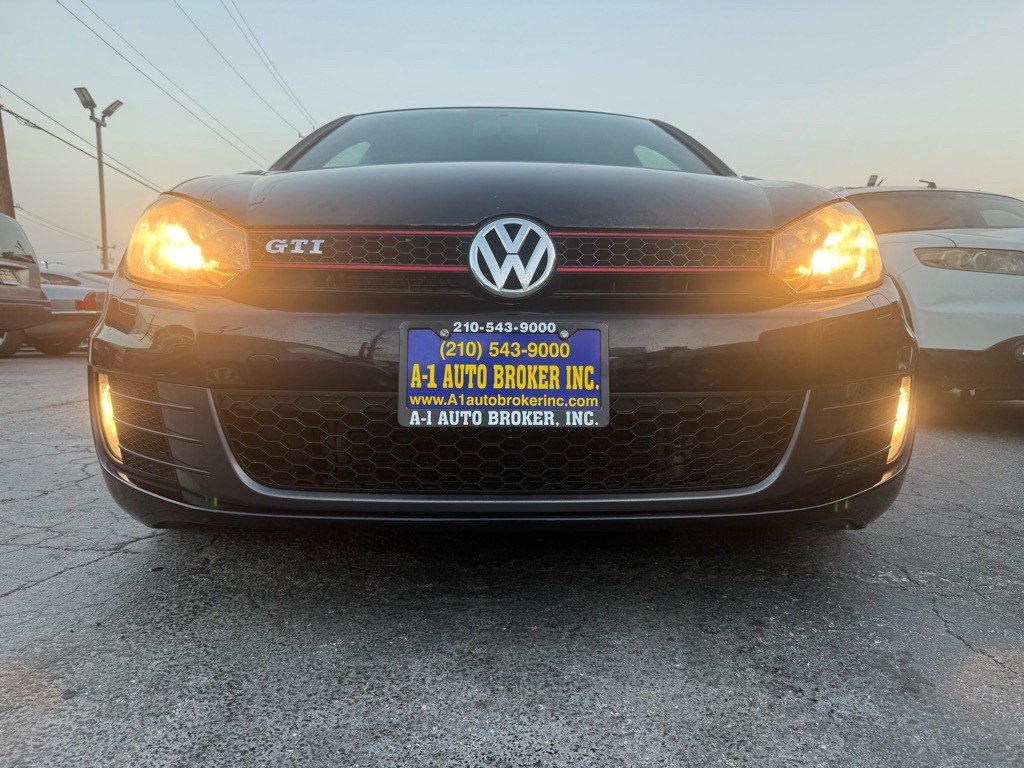 2011 Volkswagen GTI Image 6