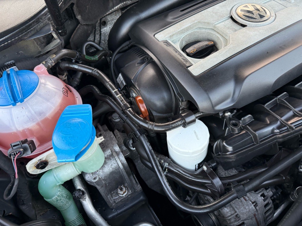 2011 Volkswagen GTI Image 9