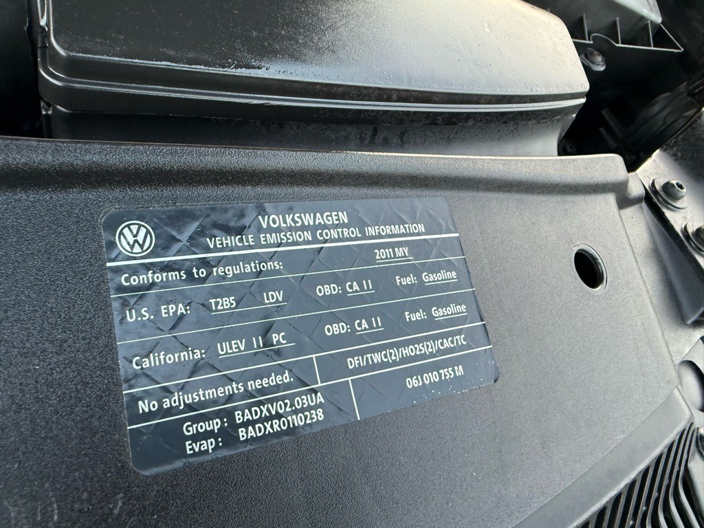 2011 Volkswagen GTI Image 10