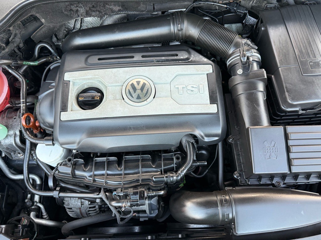 2011 Volkswagen GTI Image 13