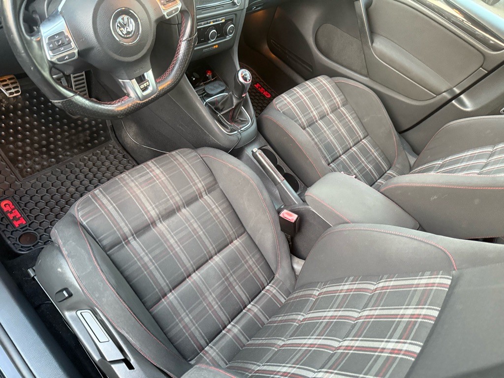 2011 Volkswagen GTI Image 17