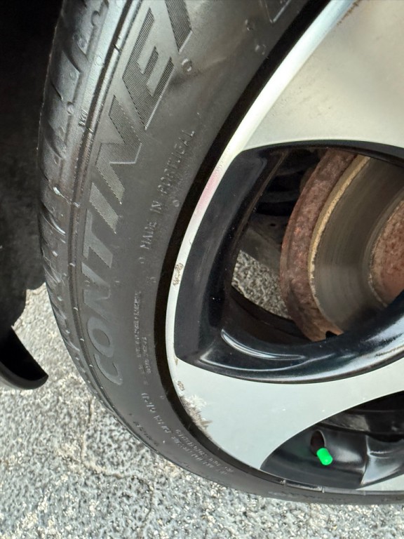 2011 Volkswagen GTI Image 26