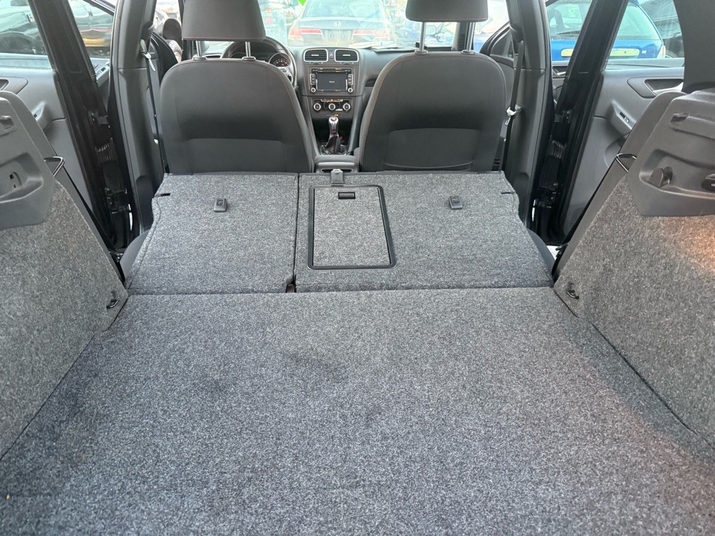 2011 Volkswagen GTI Image 31