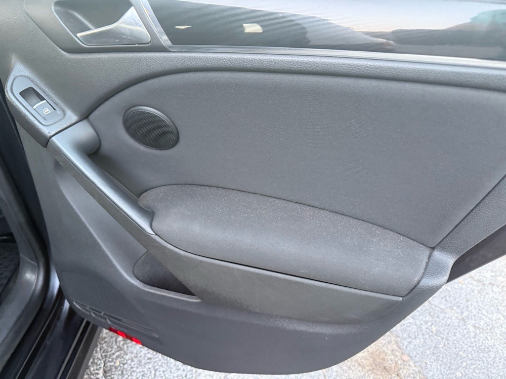 2011 Volkswagen GTI Image 33