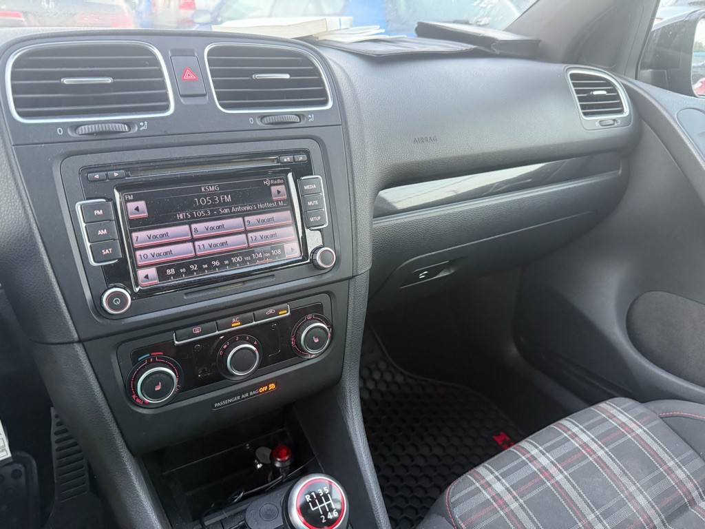 2011 Volkswagen GTI Image 37