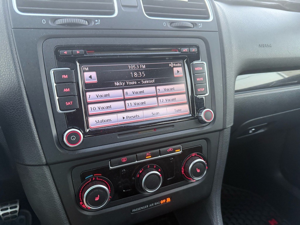 2011 Volkswagen GTI Image 47