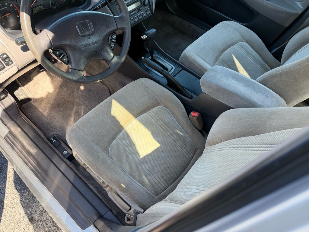 2002 Honda Accord Image 12