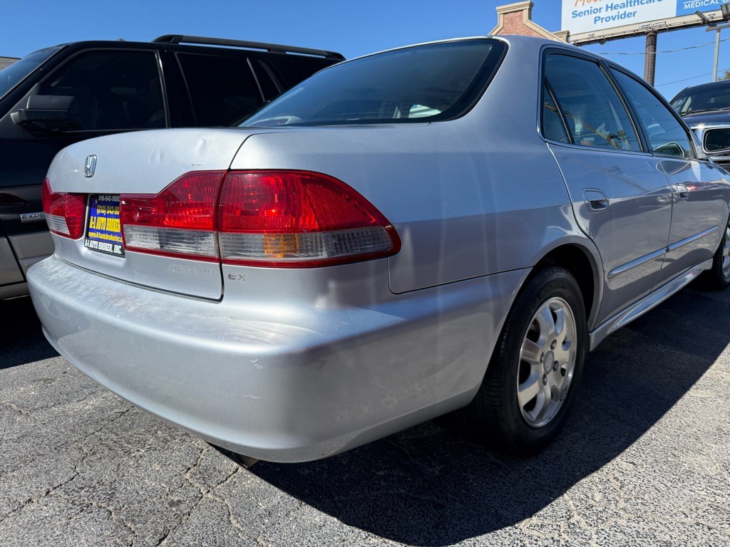 2002 Honda Accord Image 4