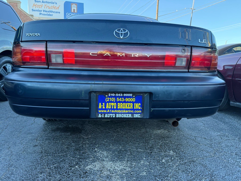 1993 Toyota Camry Image 3