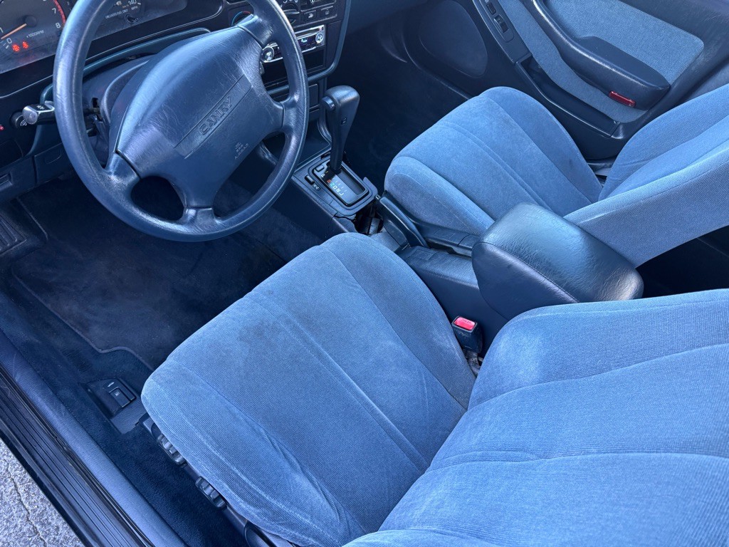 1993 Toyota Camry Image 8