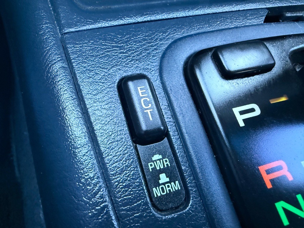 1993 Toyota Camry Image 16