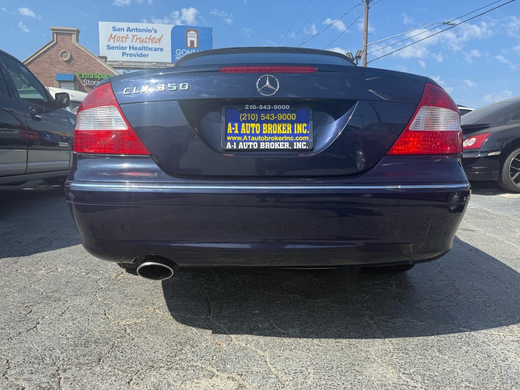 2009 Mercedes-Benz CLK-Class Image 3