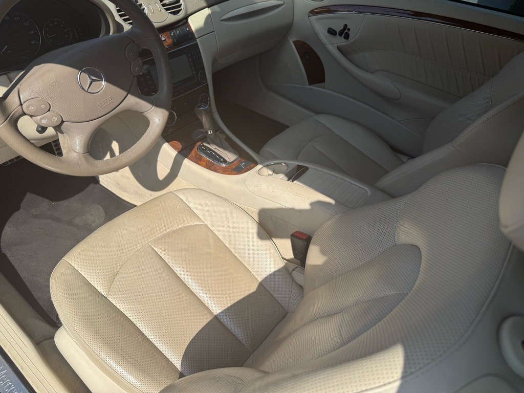 2009 Mercedes-Benz CLK-Class Image 8