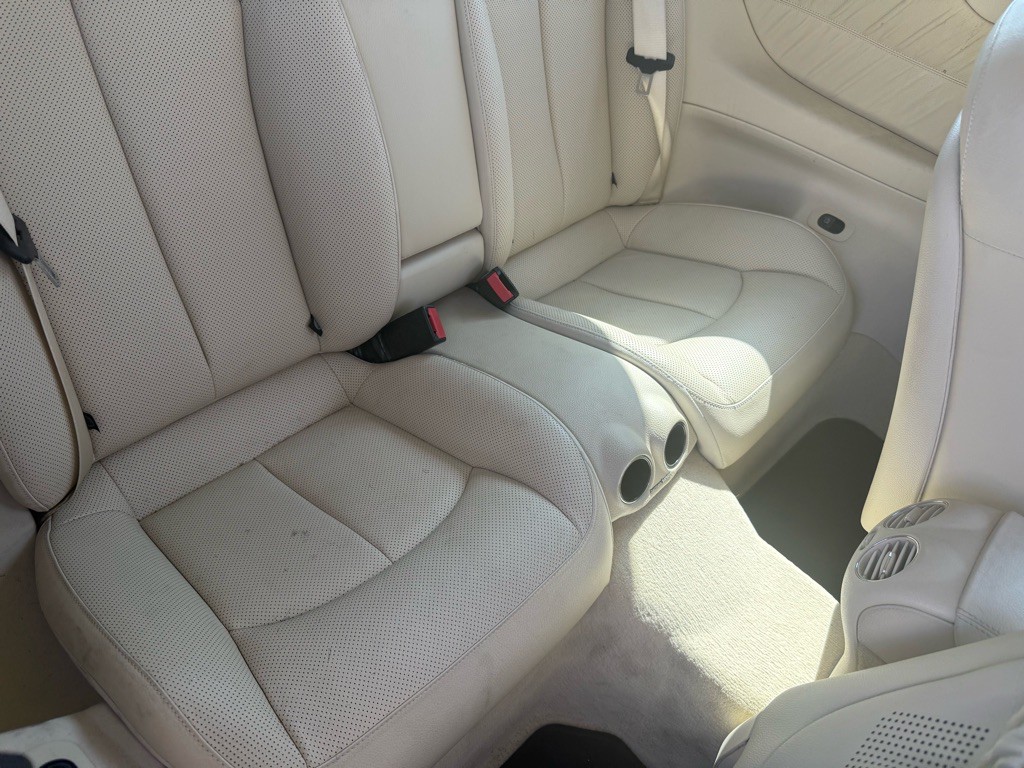 2009 Mercedes-Benz CLK-Class Image 12