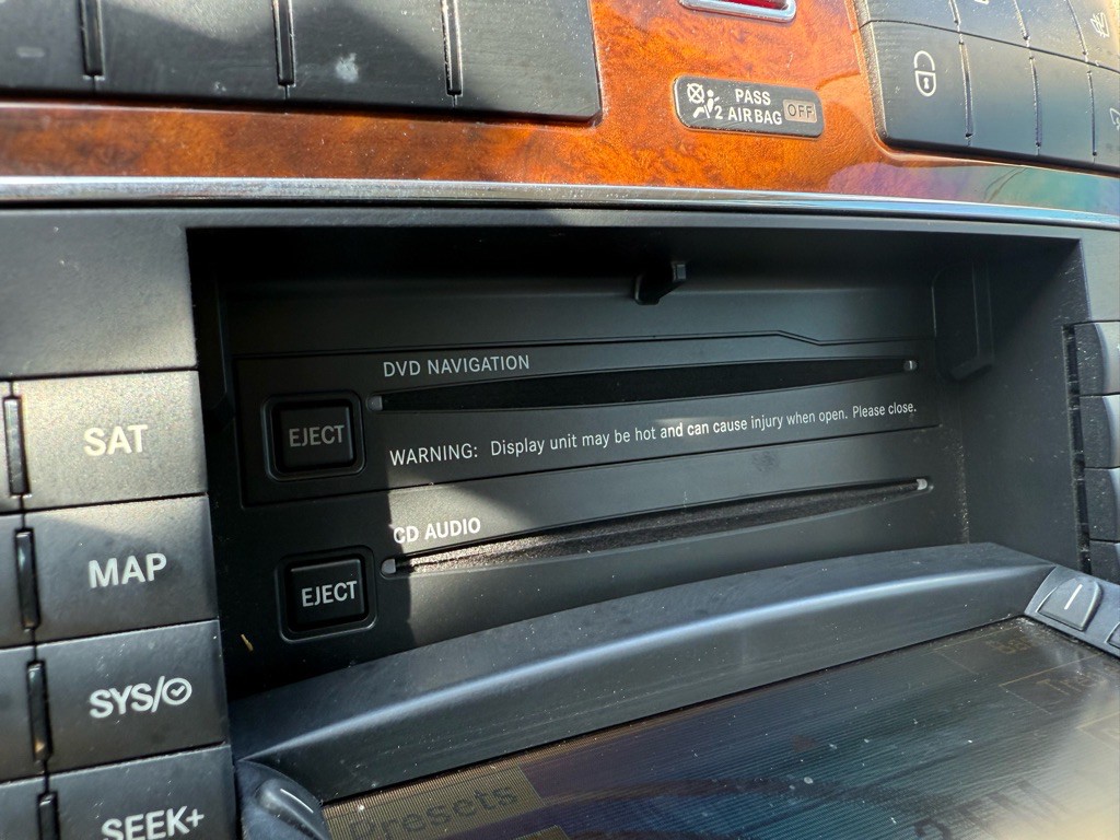 2009 Mercedes-Benz CLK-Class Image 27