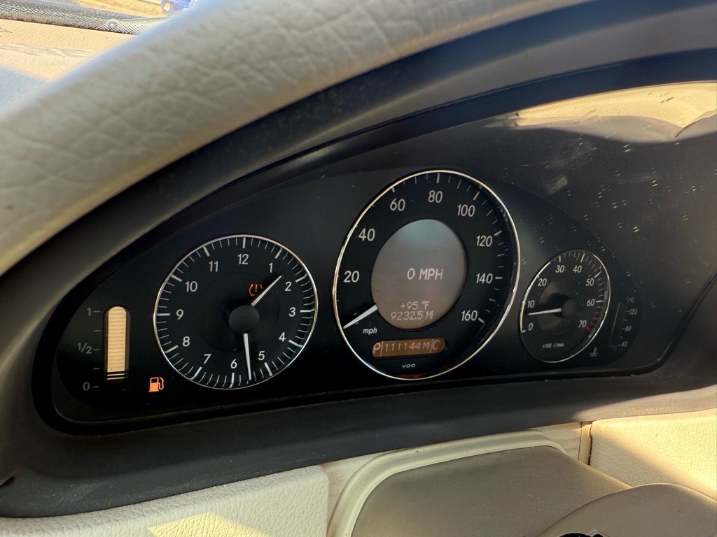 2009 Mercedes-Benz CLK-Class Image 32