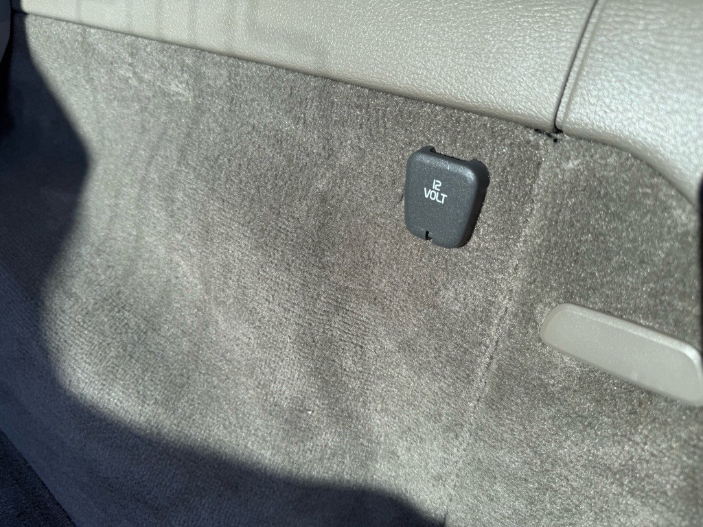 2004 Volvo XC70 Image 15