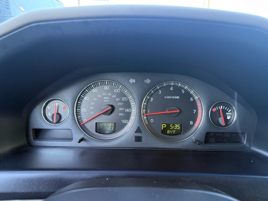 2004 Volvo XC70 Image 25