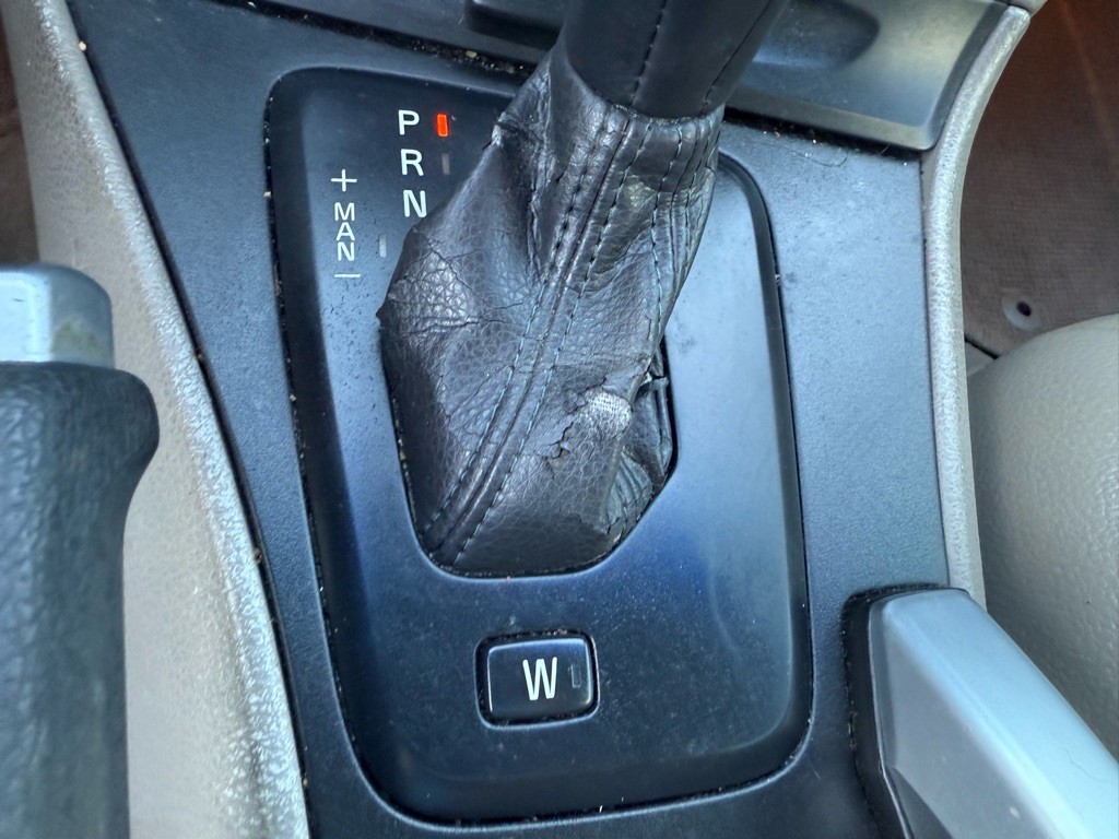 2004 Volvo XC70 Image 28