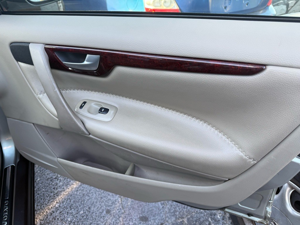 2004 Volvo XC70 Image 44